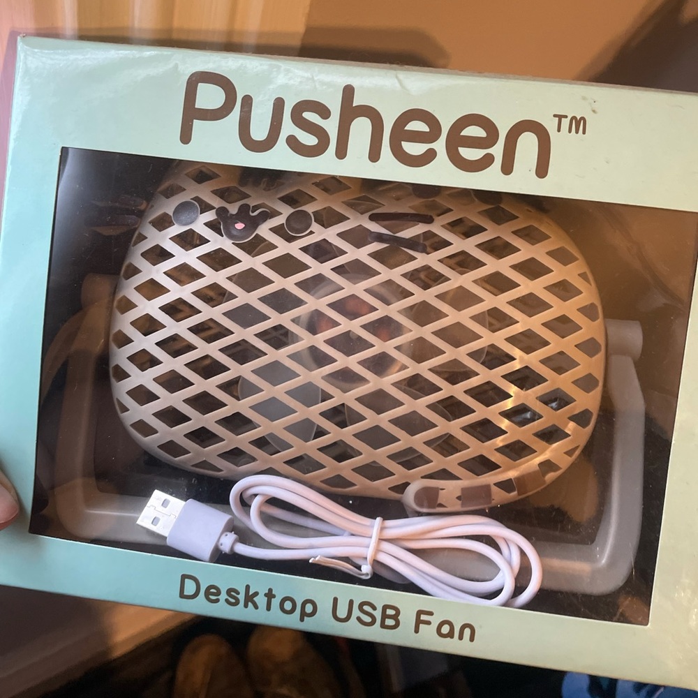 Pusheen desktop USB fan